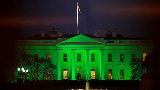 White House green“loading=