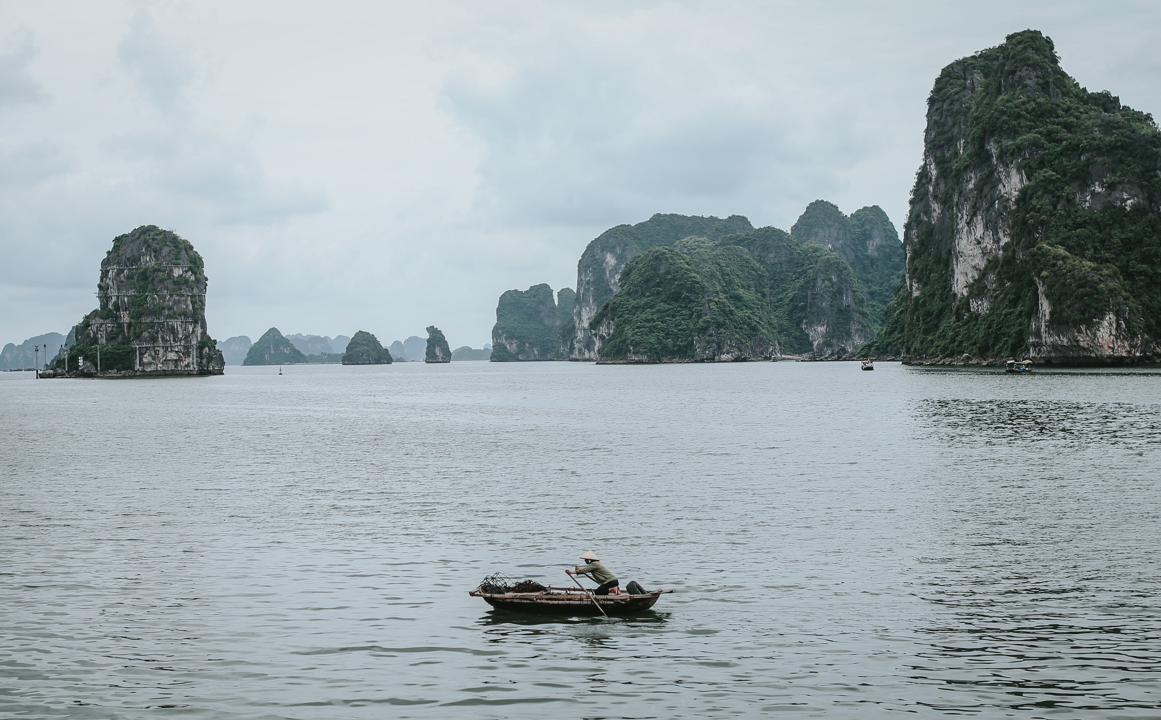 越南龙湾的渔民Hạ